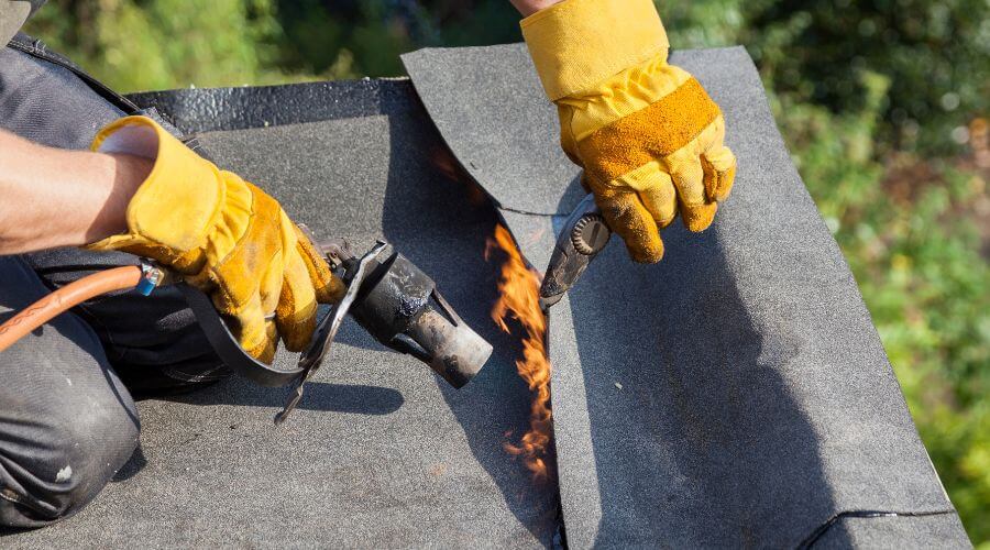 Professional gutter cleaning in Santa Margarita, CA